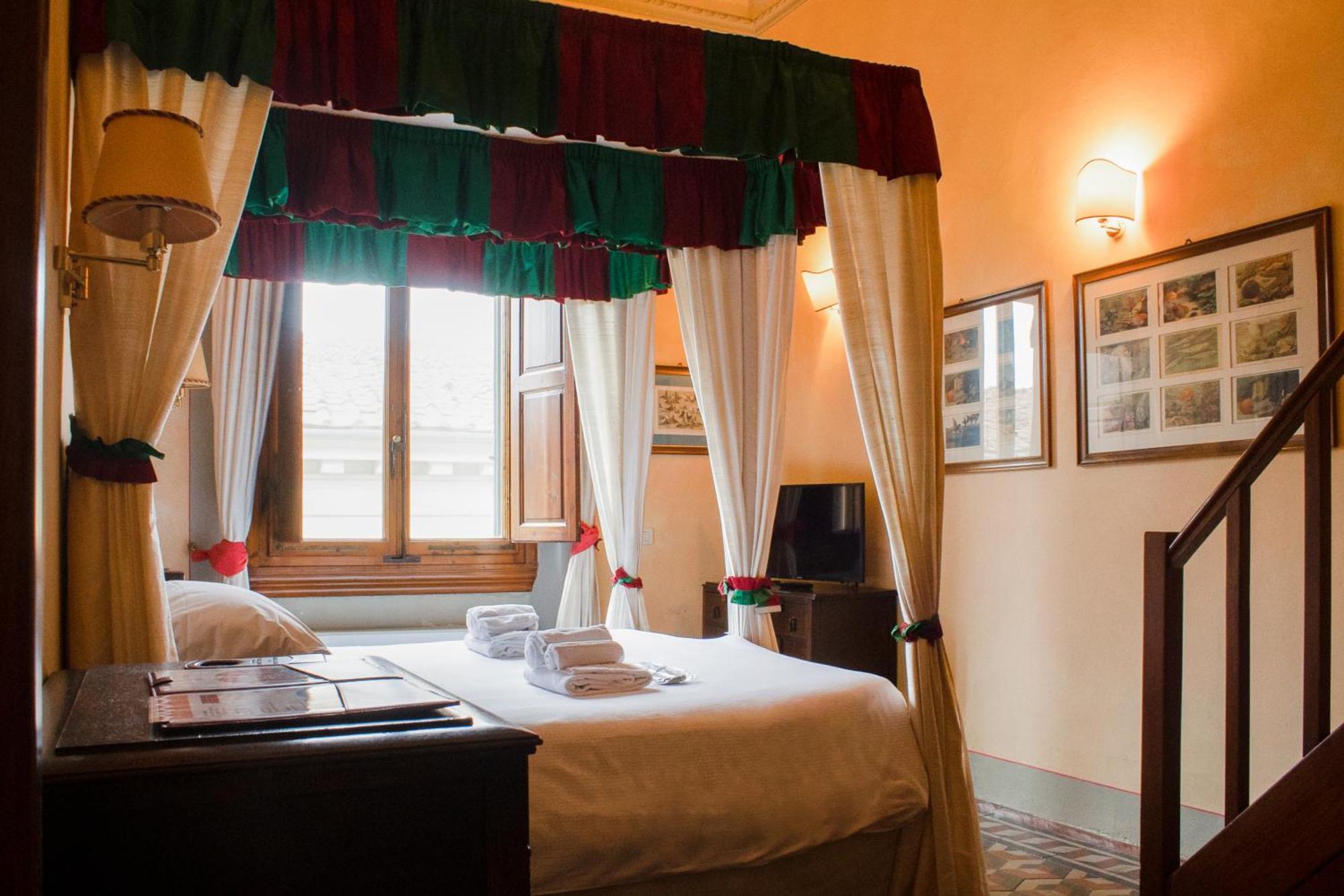 Boutique Antica Johlea