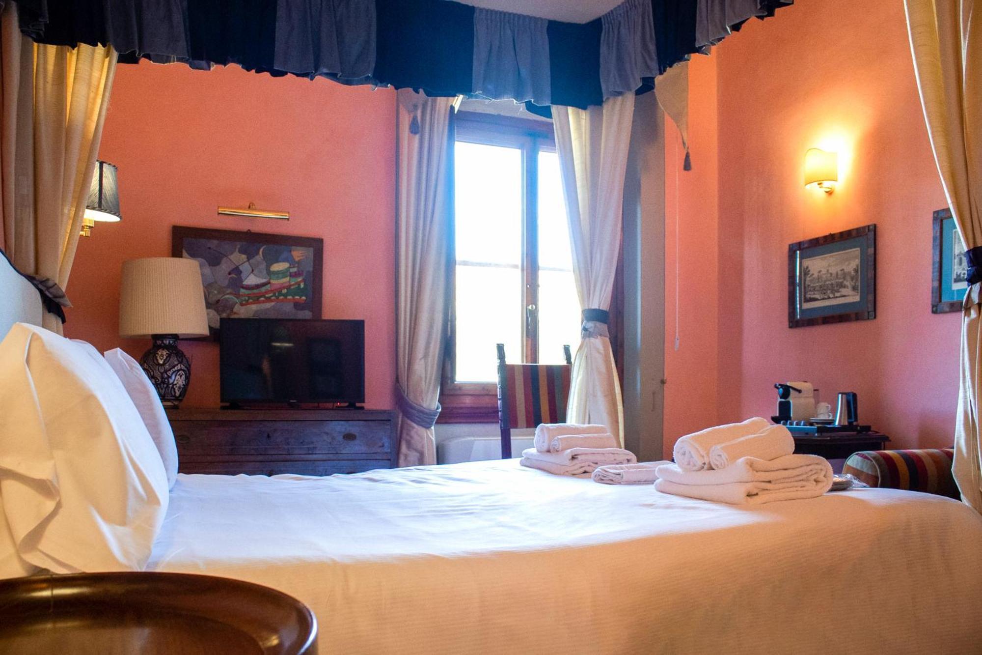 Boutique Antica Johlea Couette-café