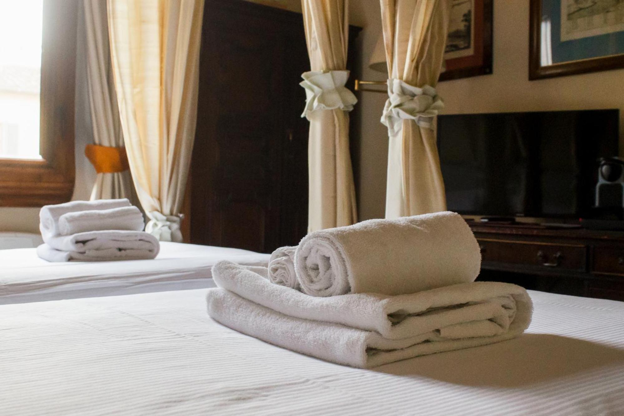 Boutique Antica Johlea 3* Florence