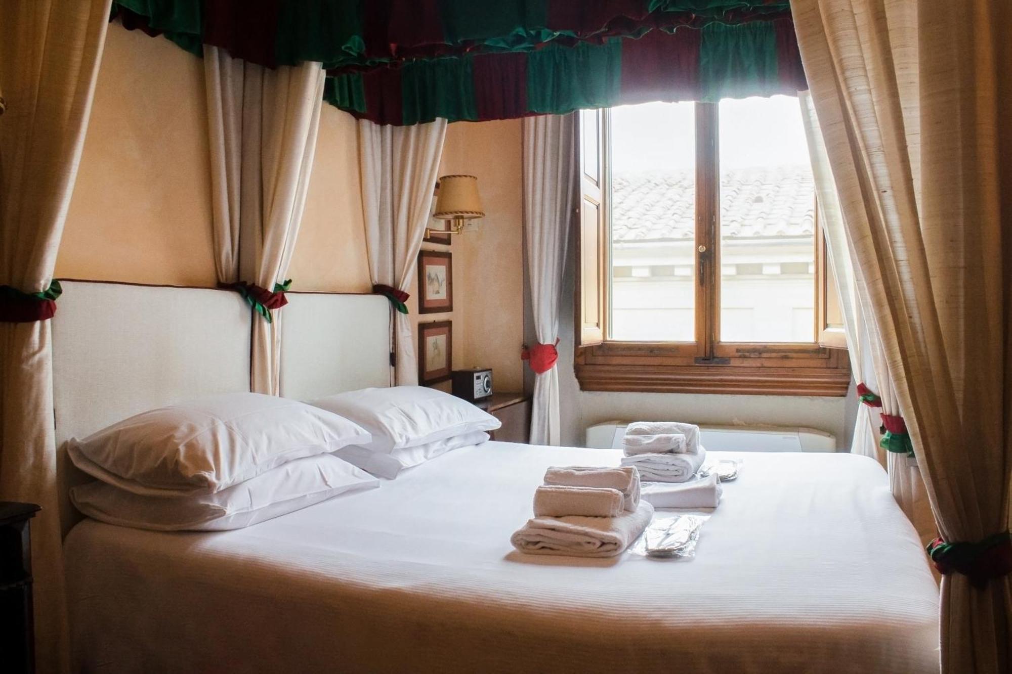Couette-café Boutique Antica Johlea 3*