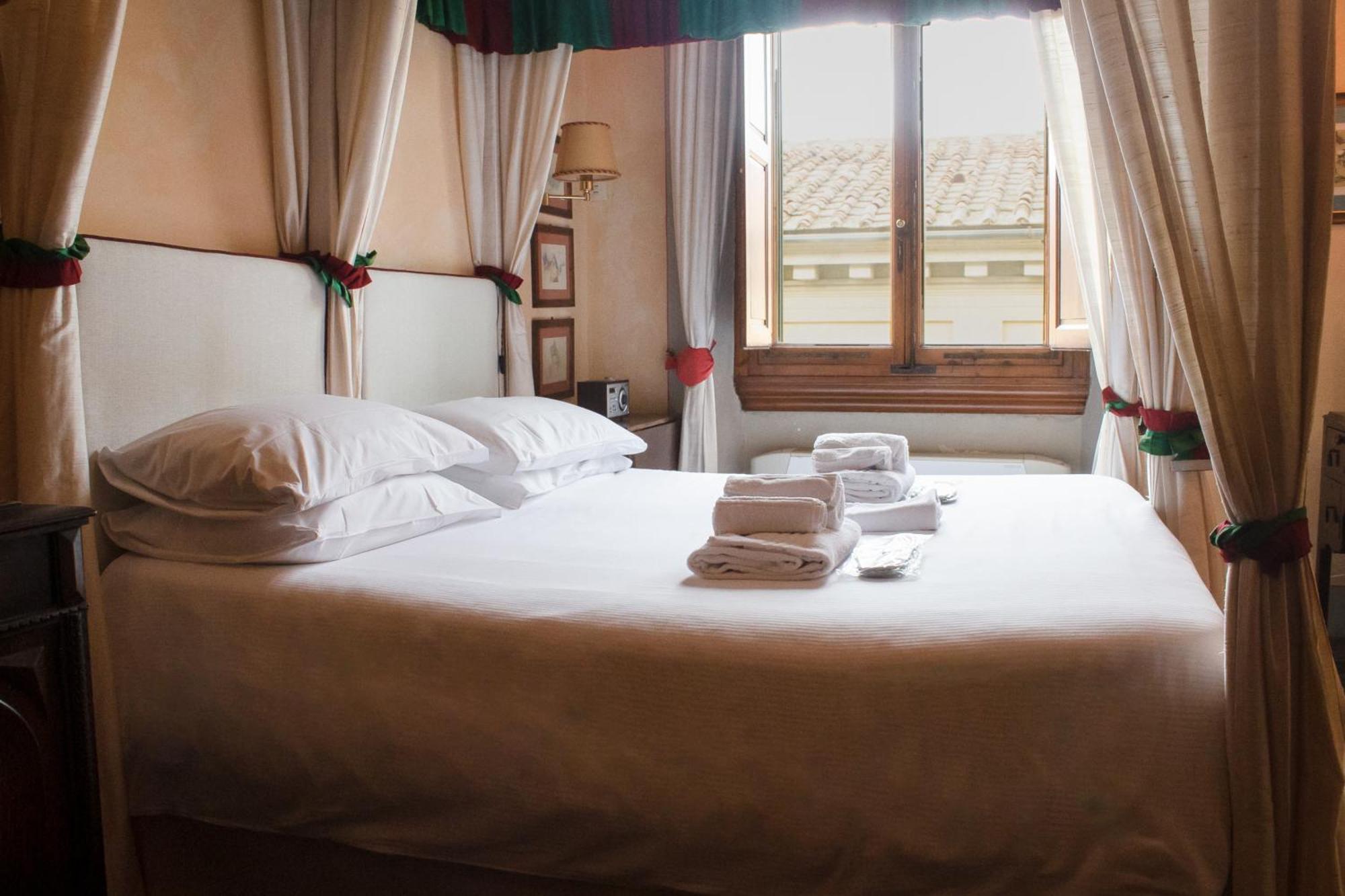 Couette-café Boutique Antica Johlea 3*