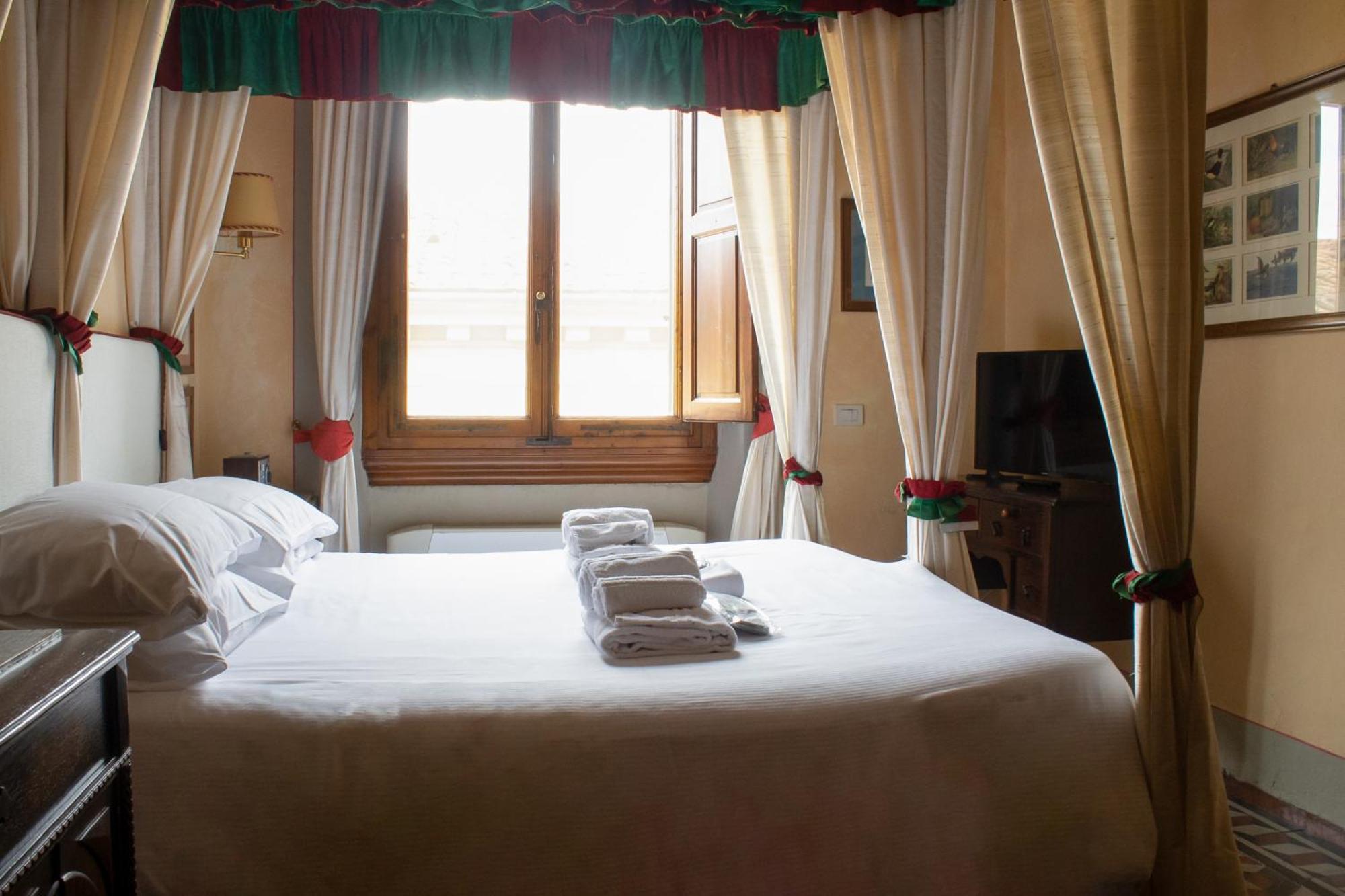 Boutique Antica Johlea Couette-café 3*